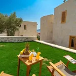 Pier House 5*