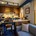 Pier House Hotel