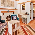 Hotel Pier House
