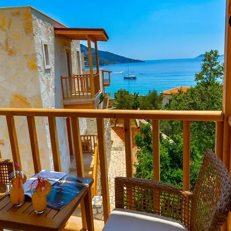 Pier House Hotel