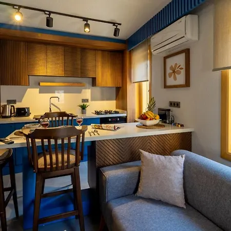 Pier House Hotel