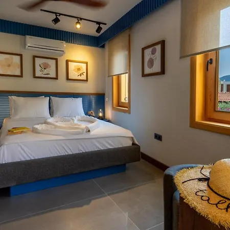 Pier House Hotel