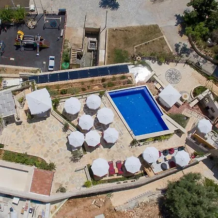 Pier House 5*