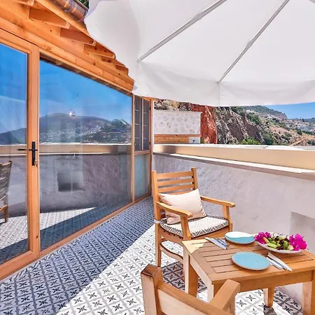 Pier House 5*