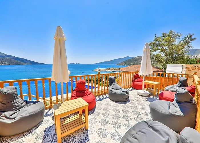 Pier House Hotel