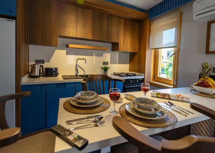 Pier House 5*