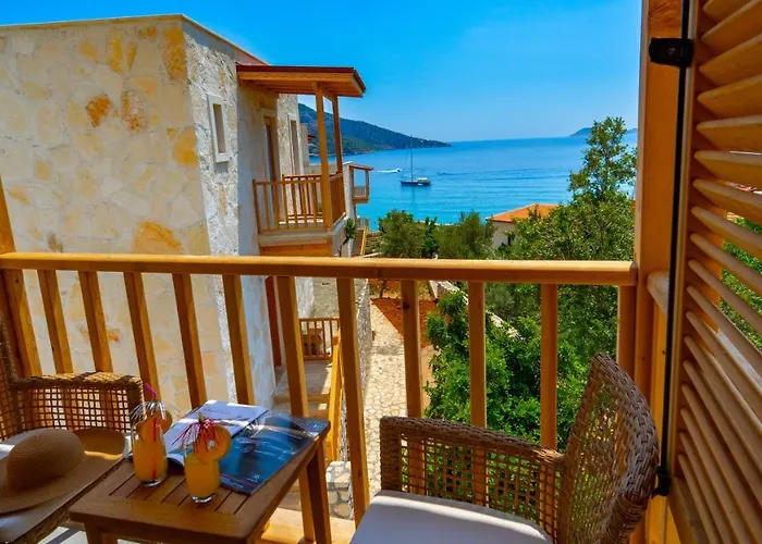 Pier House Hotel