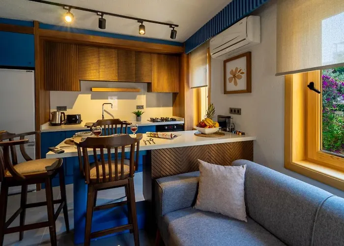 Pier House Hotel