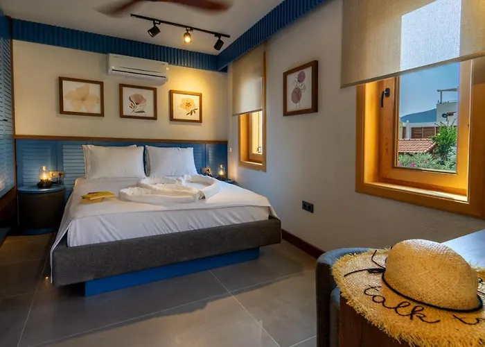 Pier House Hotel