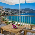 Pier House 5*