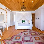 Pier House 5*