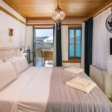 Pier House Hotel 5*