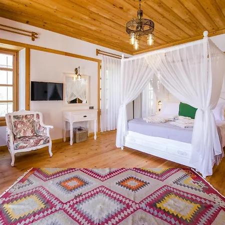 Pier House 5* Kalkan