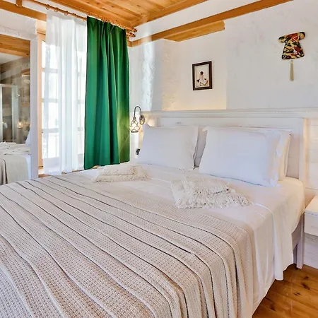 Pier House Hotel 5*
