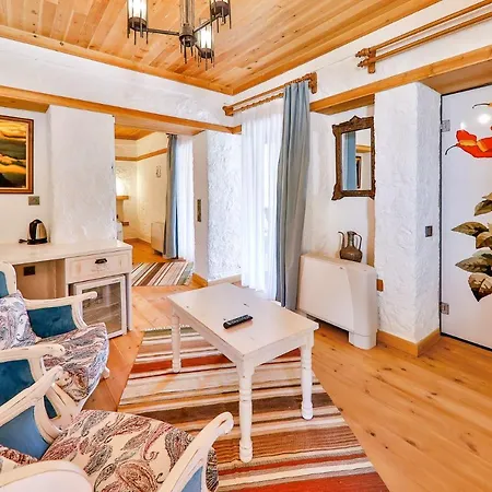 Pier House Hotel 5*